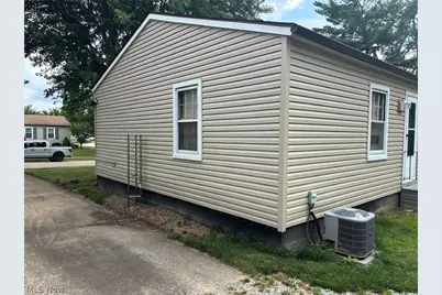2425 40th Street NE, Canton, OH 44705 - Photo 6