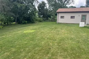2425 40th St NE, Canton, OH 44705 - Photo 8
