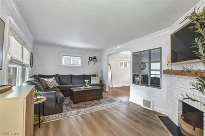 2088 Elmwood Avenue, Oakwood, OH 44107 - Photo 8