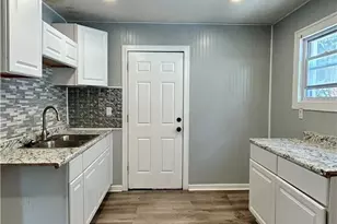 797 Alhambra Rd, Loveland, OH 44110 - Photo 4