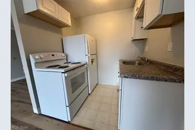 12050 Lake Avenue #310, Oakwood, OH 44107 - Photo 8