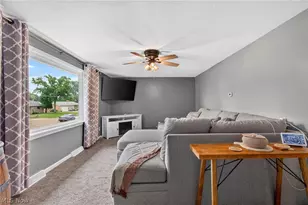 119 Pershing Ave SE, North Canton, OH 44720 - Photo 4