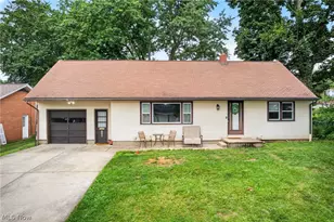 119 Pershing Ave SE, North Canton, OH 44720 - Photo 1