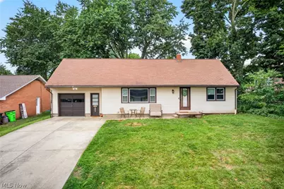 119 Pershing Avenue SE, North Canton, OH 44720 - Photo 2