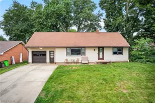 119 Pershing Ave SE, North Canton, OH 44720 - Photo 2