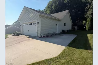 3312 Pine Ridge Drive, Ravenna, OH 44266 - Photo 4