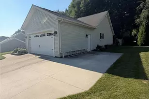 3312 Pine Ridge Dr, Ravenna, OH 44266 - Photo 4
