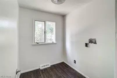 18212 Cornwall Road, Loveland, OH 44119 - Photo 8