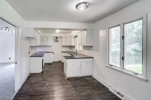 18212 Cornwall Rd, Loveland, OH 44119 - Photo 6