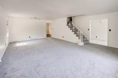 18212 Cornwall Road, Loveland, OH 44119 - Photo 4