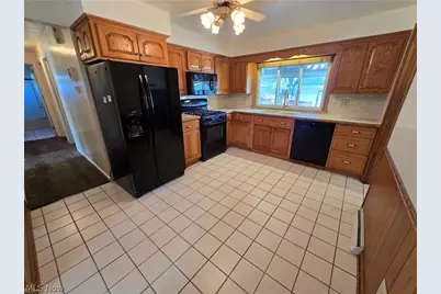 976 N Pasadena Avenue, Elyria, OH 44035 - Photo 10