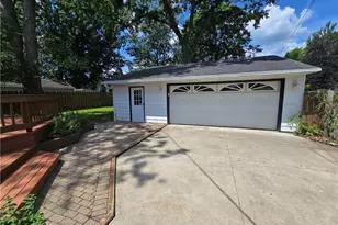 976 N Pasadena Ave, Elyria, OH 44035 - Photo 2