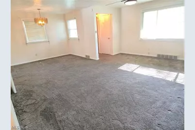 976 N Pasadena Avenue, Elyria, OH 44035 - Photo 8