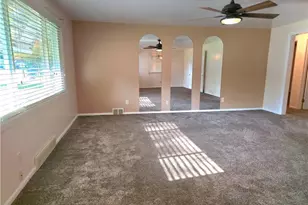 976 N Pasadena Ave, Elyria, OH 44035 - Photo 4
