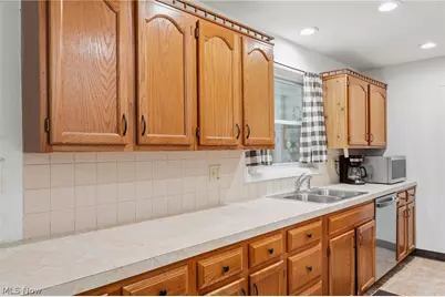 1524 Bancroft Street, Cuyahoga Falls, OH 44221 - Photo 10