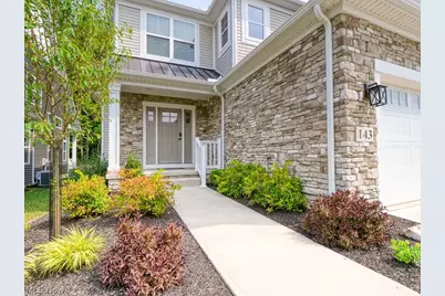 143 Town Centre Drive, Grandview Heights, OH 44147 - Photo 2