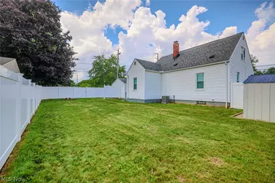 492 E Woodsdale Avenue, Akron, OH 44301 - Photo 10