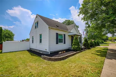 492 E Woodsdale Avenue, Akron, OH 44301 - Photo 8