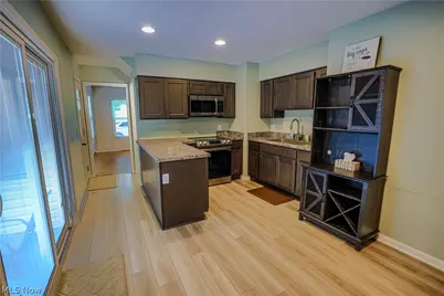 492 E Woodsdale Avenue, Akron, OH 44301 - Photo 18