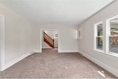 1061 Emma Avenue, Akron, OH 44302 - Photo 6