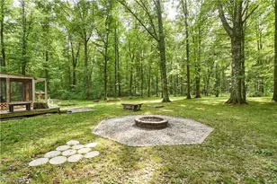 18550 Shaw Rd, Chagrin Falls, OH 44023 - Photo 4