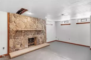 2380 Benton St, Akron, OH 44312 - Photo 24