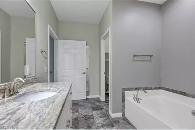 38155 Highgate Bluff Lane, Willoughby, OH 44094 - Photo 16