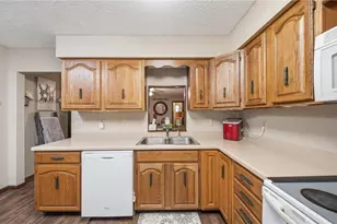 524 Ridgewood Blvd, Belpre, OH 45714 - Photo 22