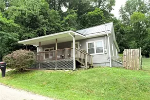 349 Fishers Ln, Zanesville, OH 43701 - Photo 1