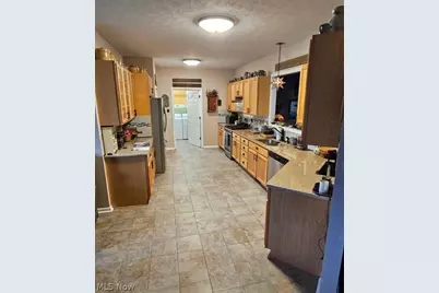 349 Springbrook Circle, Elyria, OH 44035 - Photo 8