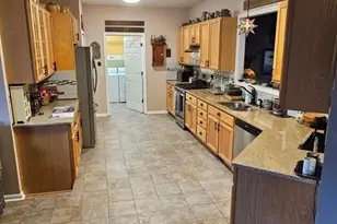 349 Springbrook Cir, Elyria, OH 44035 - Photo 8