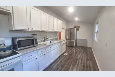 3026 Erin Avenue, Loveland, OH 44113 - Photo 6