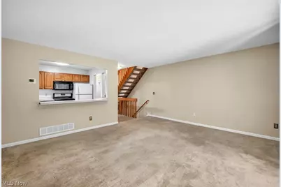 246 Steeple Chase Run, Northfield, OH 44067 - Photo 4