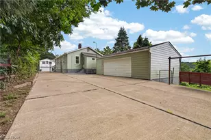 426 Queisner Ave, Lowellville, OH 44436 - Photo 2