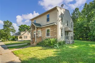 1925 Robindale St, Wickliffe, OH 44092 - Photo 4
