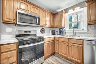 1925 Robindale St, Wickliffe, OH 44092 - Photo 12