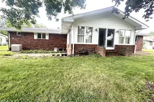 4423 Barrington Dr, Austintown, OH 44515 - Photo 2