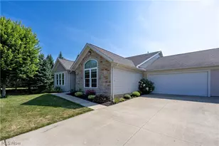 242 Woodbury Cir, Kidron, OH 44618 - Photo 24