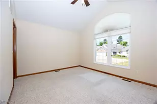 242 Woodbury Cir, Kidron, OH 44618 - Photo 8