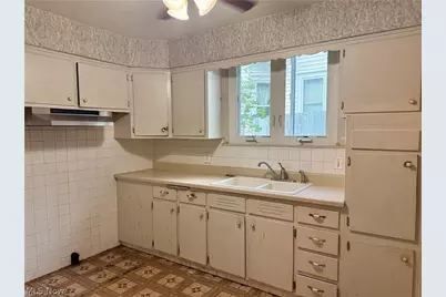 1155 W 6th Street, Lorain, OH 44052 - Photo 6
