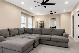 723 E 165th St, Loveland, OH 44110 - Photo 2