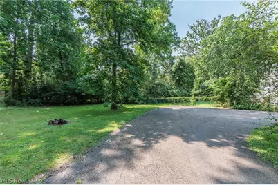 1160 Lisa Ann Drive, Akron, OH 44313 - Photo 36