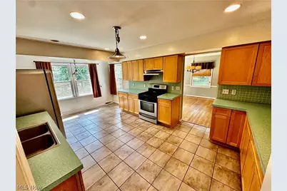 1160 Lisa Ann Drive, Akron, OH 44313 - Photo 12