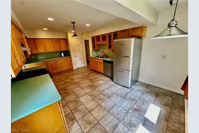 1160 Lisa Ann Drive, Akron, OH 44313 - Photo 14