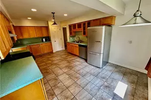 1160 Lisa Ann Dr, Akron, OH 44313 - Photo 14