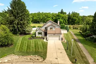 4905 Glenridge Cir NE, Canton, OH 44714 - Photo 2