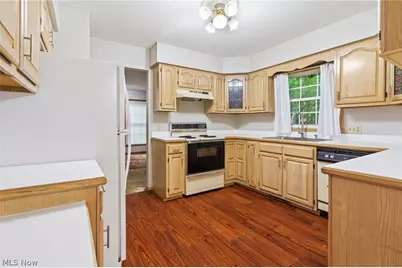 5882 Indian Creek Circle NW, Canton, OH 44718 - Photo 10
