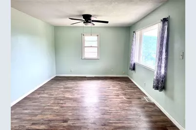 809 Delia Avenue, Martins Ferry, OH 43935 - Photo 8