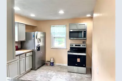 809 Delia Avenue, Martins Ferry, OH 43935 - Photo 10
