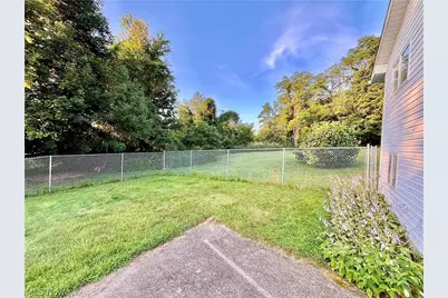 8238 Center Road, Ashtabula, OH 44004 - Photo 20